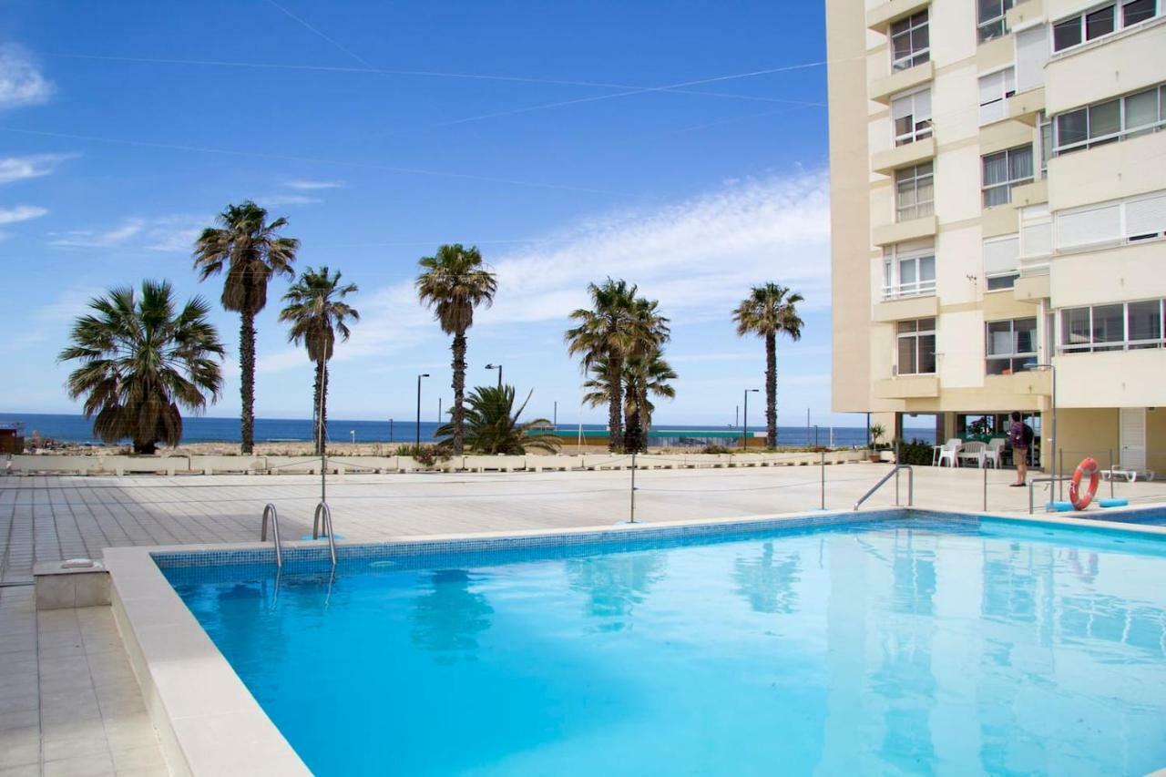 Wonderful Studio Apartment In Front Of The Beach Costa de Caparica Eksteriør billede