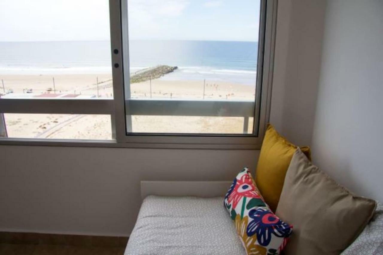 Wonderful Studio Apartment In Front Of The Beach Costa de Caparica Eksteriør billede