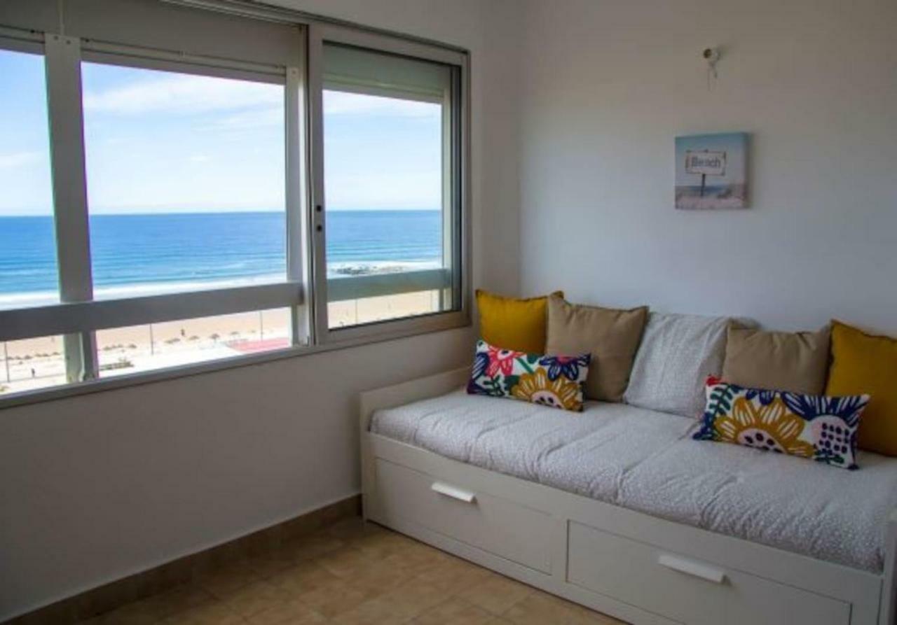 Wonderful Studio Apartment In Front Of The Beach Costa de Caparica Eksteriør billede